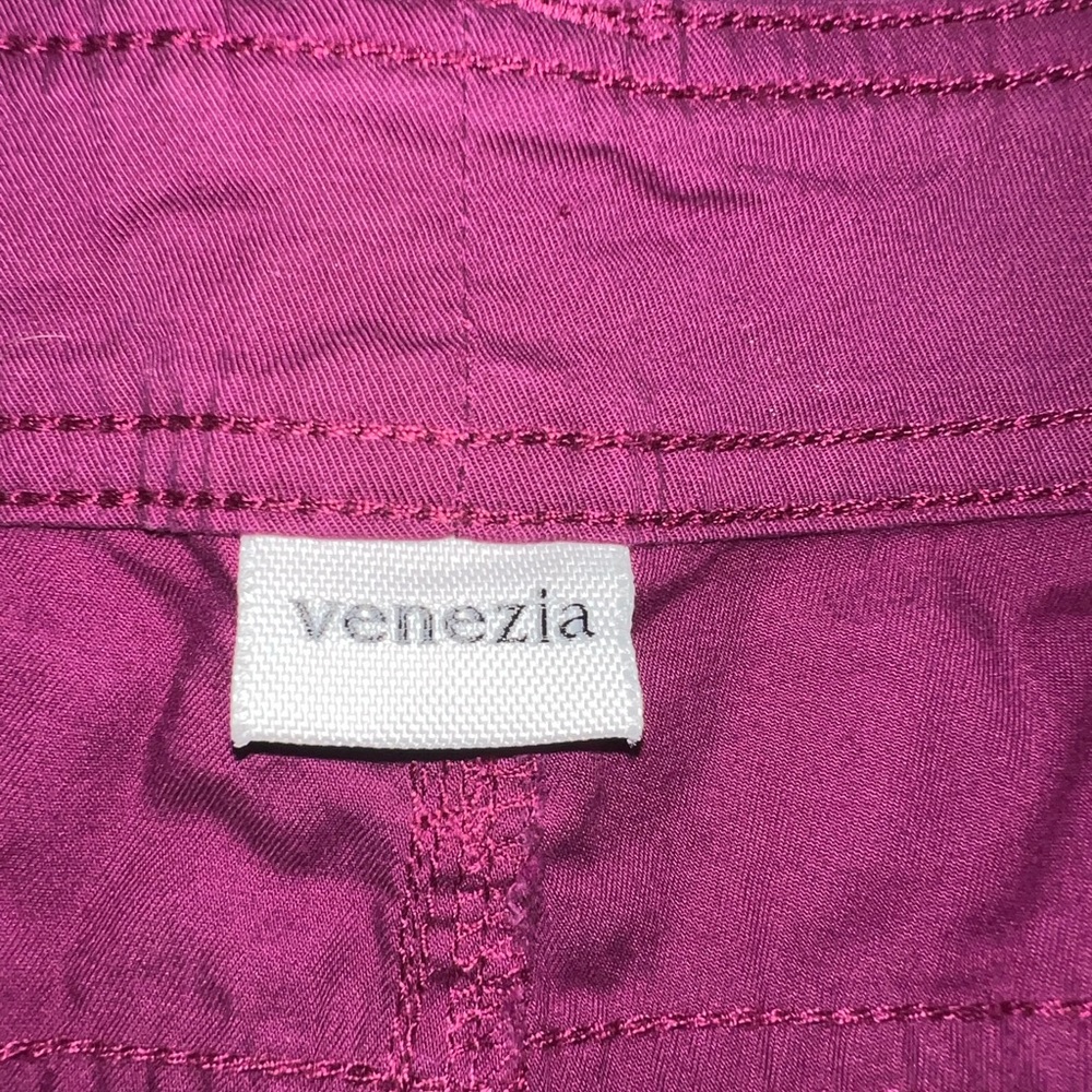 Shorts - Picture 3 of 5